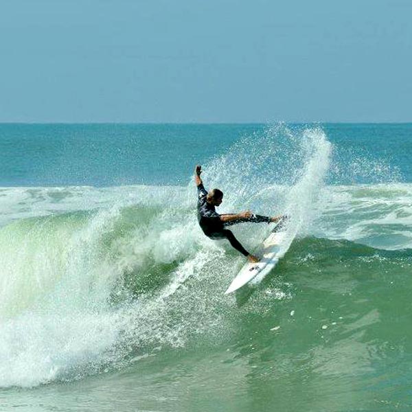 Yann boufflers insctructeur diplomé surf